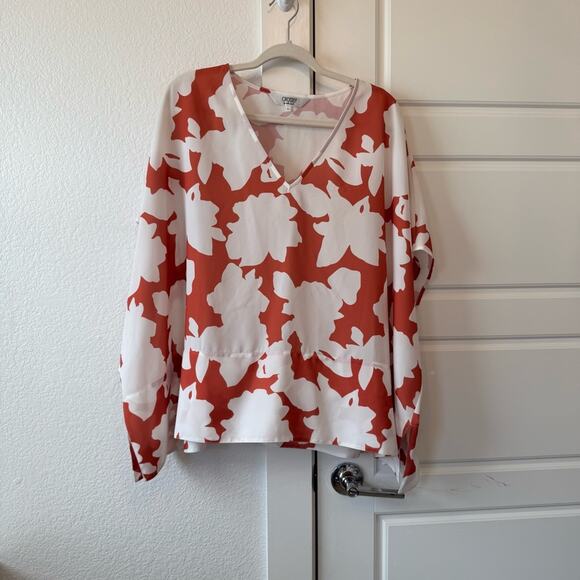 Crosby Poncho Floral Top - Picture 1 of 5